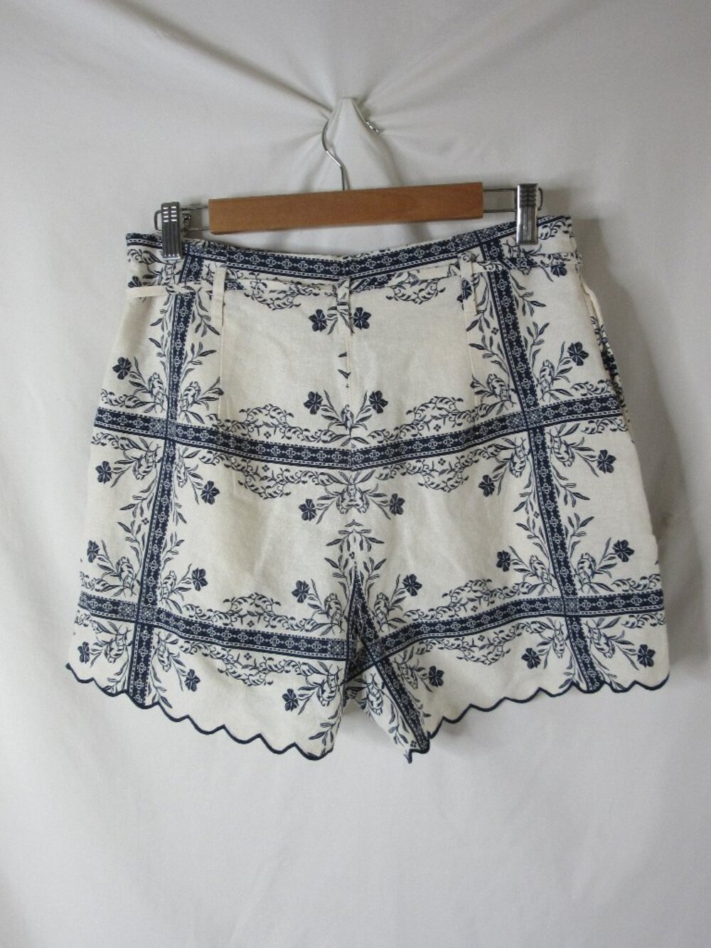 A New Day Linen Shorts Navy Blue Cream Floral Scallop Trim Size 6 NWT - Picture 4 of 12